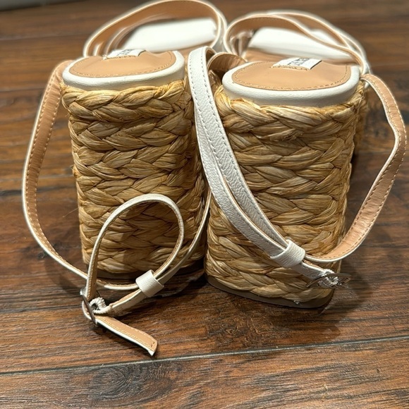 NEW! Steve Madden White Leather Belise Strappy Platform Sandals - Size 9 - Picture 7 of 13